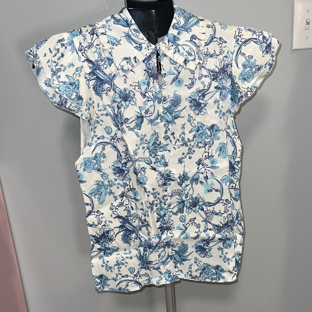 NWT Alice + Olivia Floral Blue and White Blouse